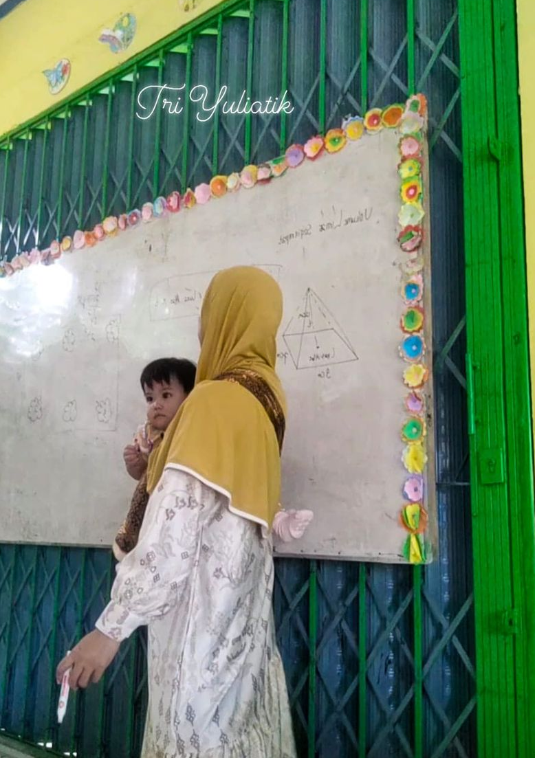 Mengajar Sambil Mengasuh, Siapa yang Berada pada Posisi&nbsp;Ini?